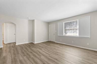 Main picture of 5368 E Princess Anne Rd