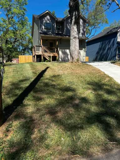 Main picture of 414A Oak St