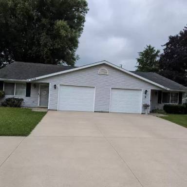 Main picture of 1329 Dousman St
