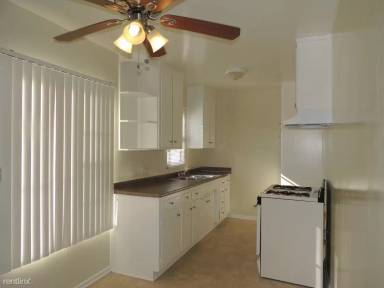 Main picture of 1835 Locust Ave