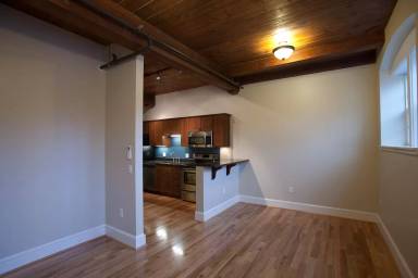 Main picture of 32 Olive St