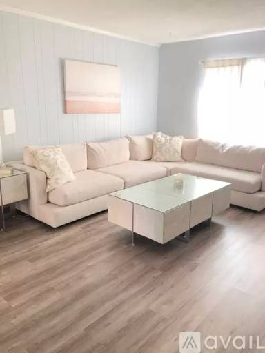 Main picture of 704 High Ln