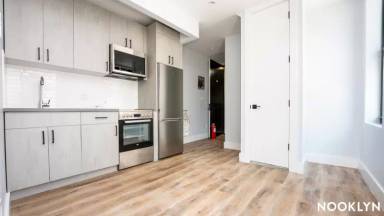 Main picture of 1365 Saint Johns Pl
