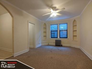 Main picture of 4829 N Damen Ave