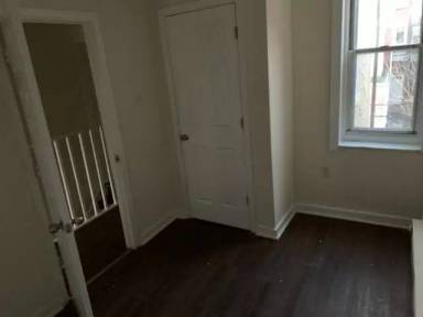 Main picture of 3271 Joyce St