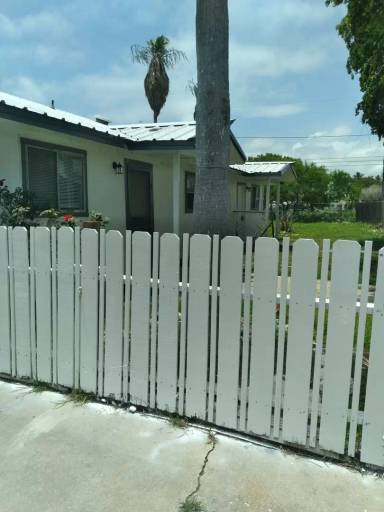 Main picture of 950 Weaver St