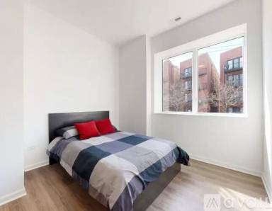 Main picture of 2550 S Wabash Ave