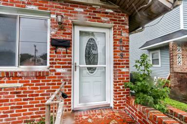 Main picture of 1408 Victoria Blvd