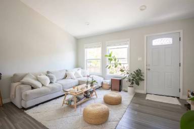 Main picture of 2205 Warfield Ave