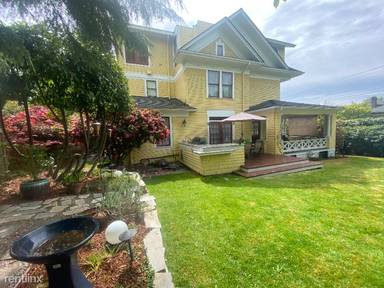 Main picture of 726 12th Ave E