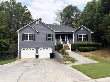 Main picture of 745 Oak Glen Dr