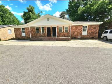 Main picture of 3621 Hickory St