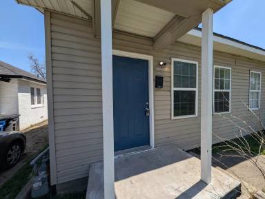 Main picture of 1627 N Denver Ave