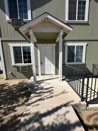 Main picture of 425 E Cedar St