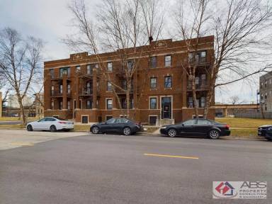 Main picture of 5005 S Prairie Ave