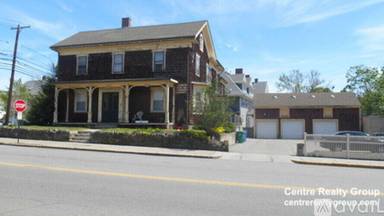 Main picture of 90 Elm St