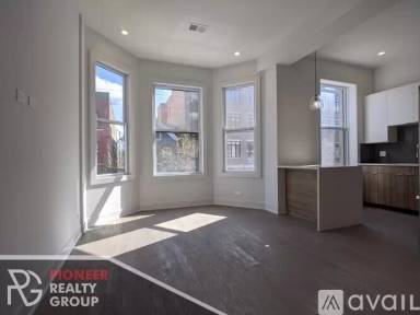 Main picture of 2120 W Belmont Ave