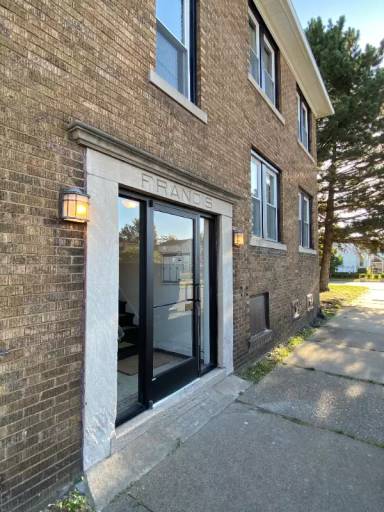 Main picture of 8451 Navy St
