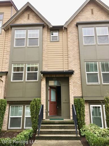 Main picture of 1011 10th Ave NE