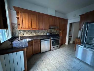 Main picture of 325 N 34th St