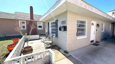 Main picture of 215 N Wild Olive Ave