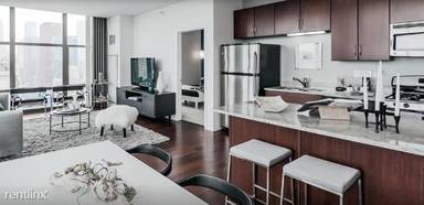 Main picture of 18 E 9 St