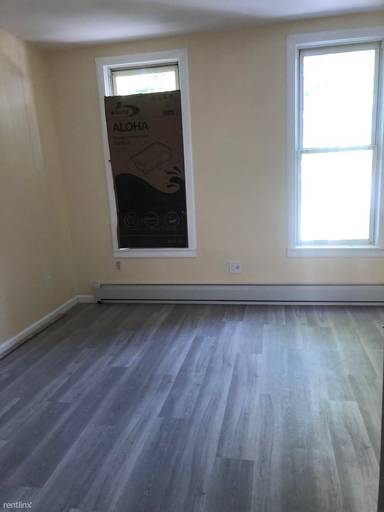 Main picture of 78 Bay 13th St