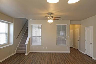 Main picture of 631 Westfield Blvd