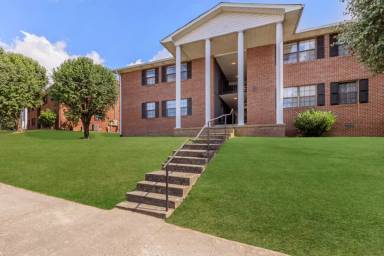 Main picture of 103 S Ridge Dr