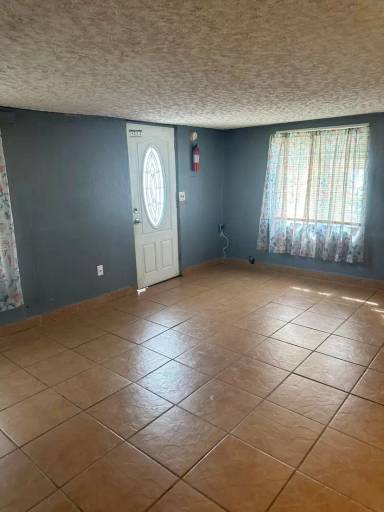 Main picture of 9802 Highland Dr NE