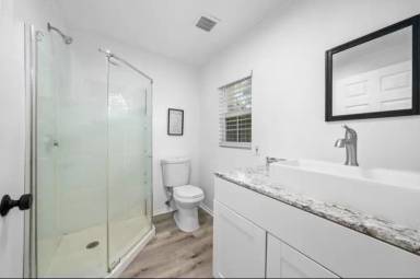 Main picture of 7418 Oscar Dr