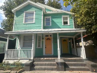 Main picture of 709 Queen St