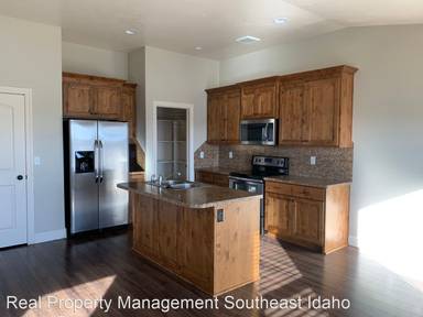 Main picture of 3922 E Marble Dr