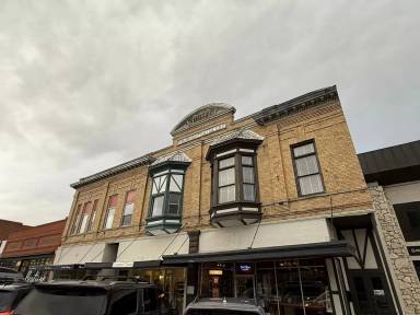 Main picture of 117 S Main St