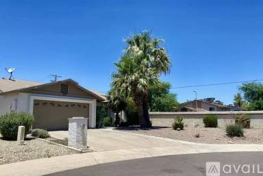 Main picture of 984 N 85th Pl