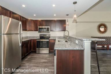 Main picture of 528 S 2nd St