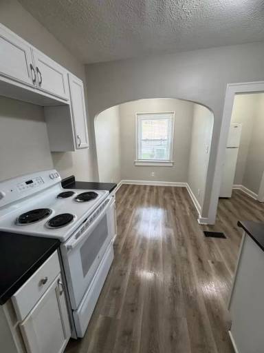 Main picture of 2034 Singleton St