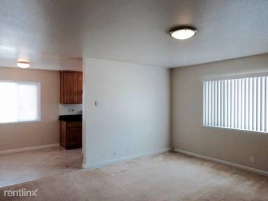 Main picture of 1642 Queen Charlotte Dr