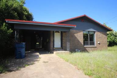 Main picture of 410 Williams St