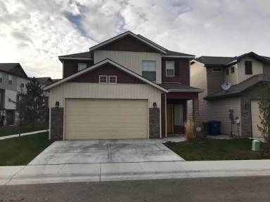 Main picture of 631 S Grey Pine Ln