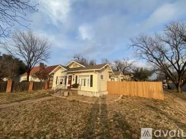 Main picture of 941 Grand Ave