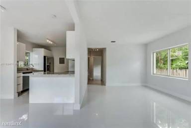 Main picture of 5715 NW 6th Ave