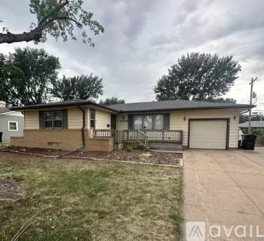 Main picture of 2058 Simmons St