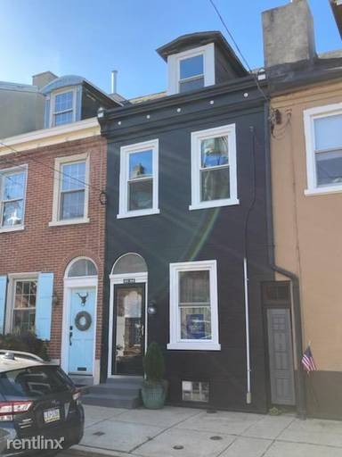 Main picture of 1044 N Lawrence St