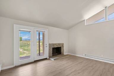 Main picture of 667 E Clarion Dr