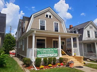 Main picture of 710 Emmet St