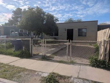 Main picture of 209 W Finedale St