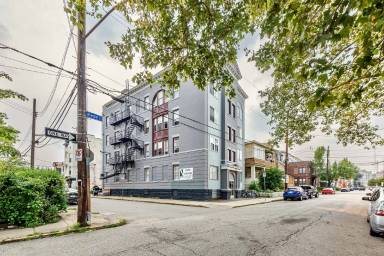 Main picture of 430 Atwood St