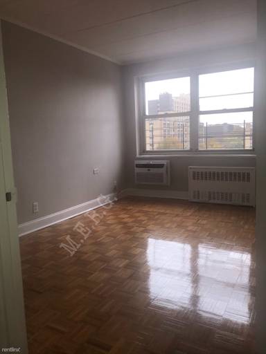 Main picture of 104 Park Ave