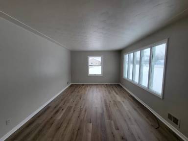 Main picture of 7433 48th Ave